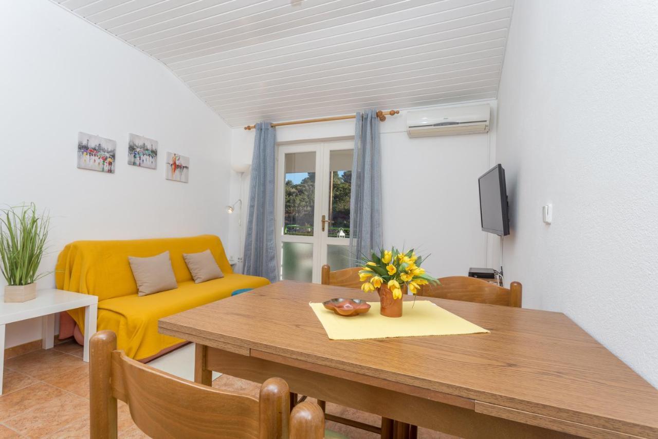 Apartments Marija Bibic Hvar Town Exterior photo