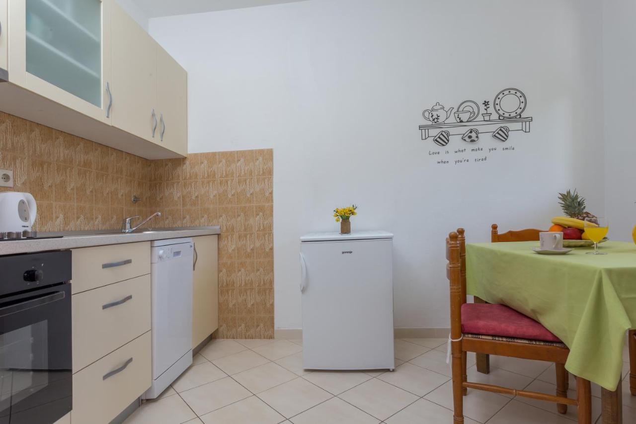 Apartments Marija Bibic Hvar Town Exterior photo