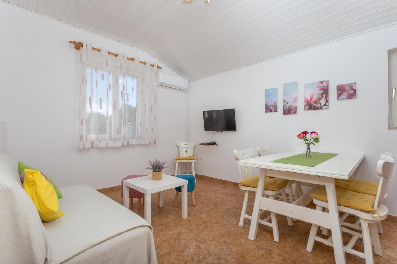 Apartments Marija Bibic Hvar Town Exterior photo