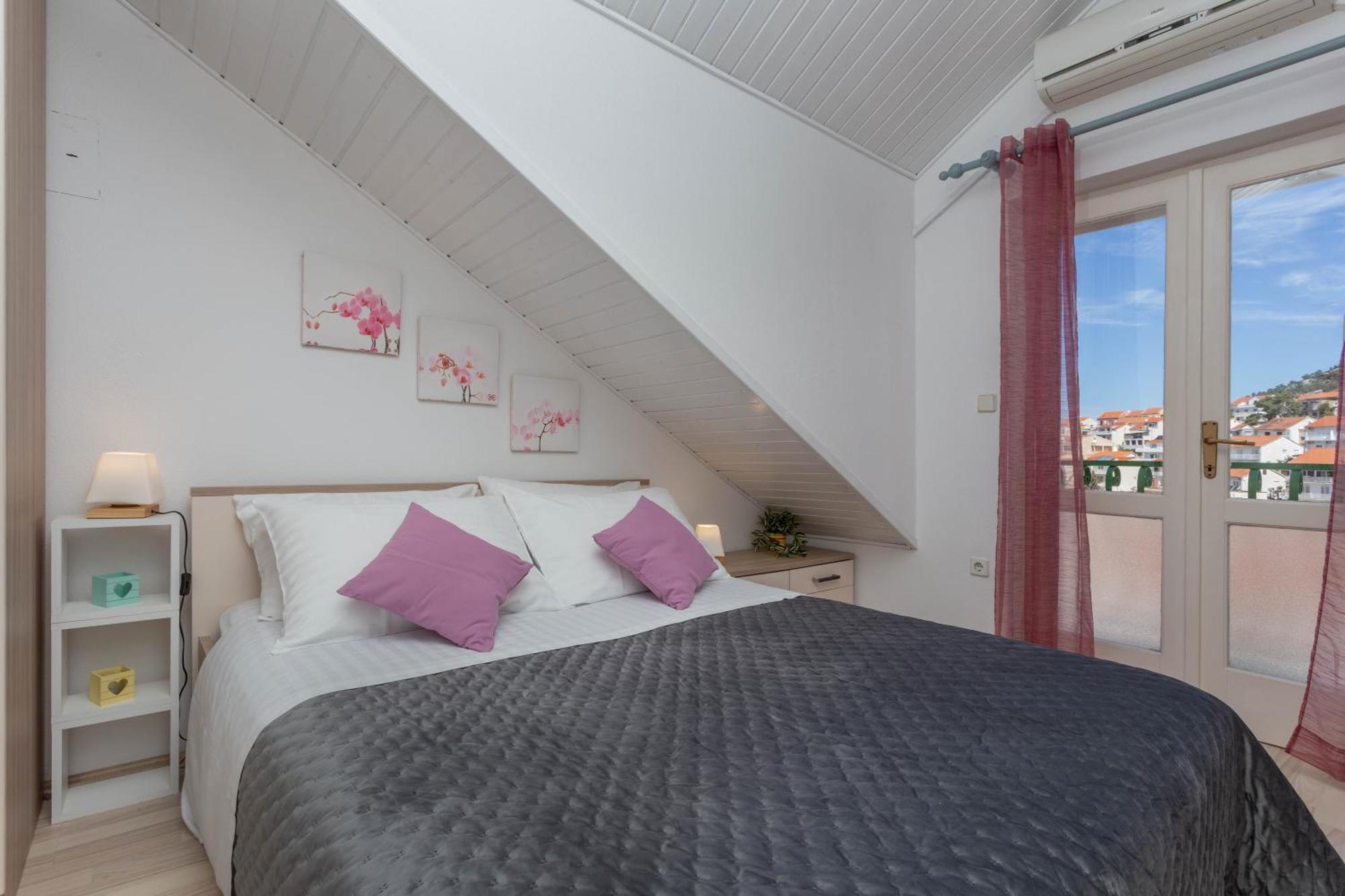 Apartments Marija Bibic Hvar Town Exterior photo