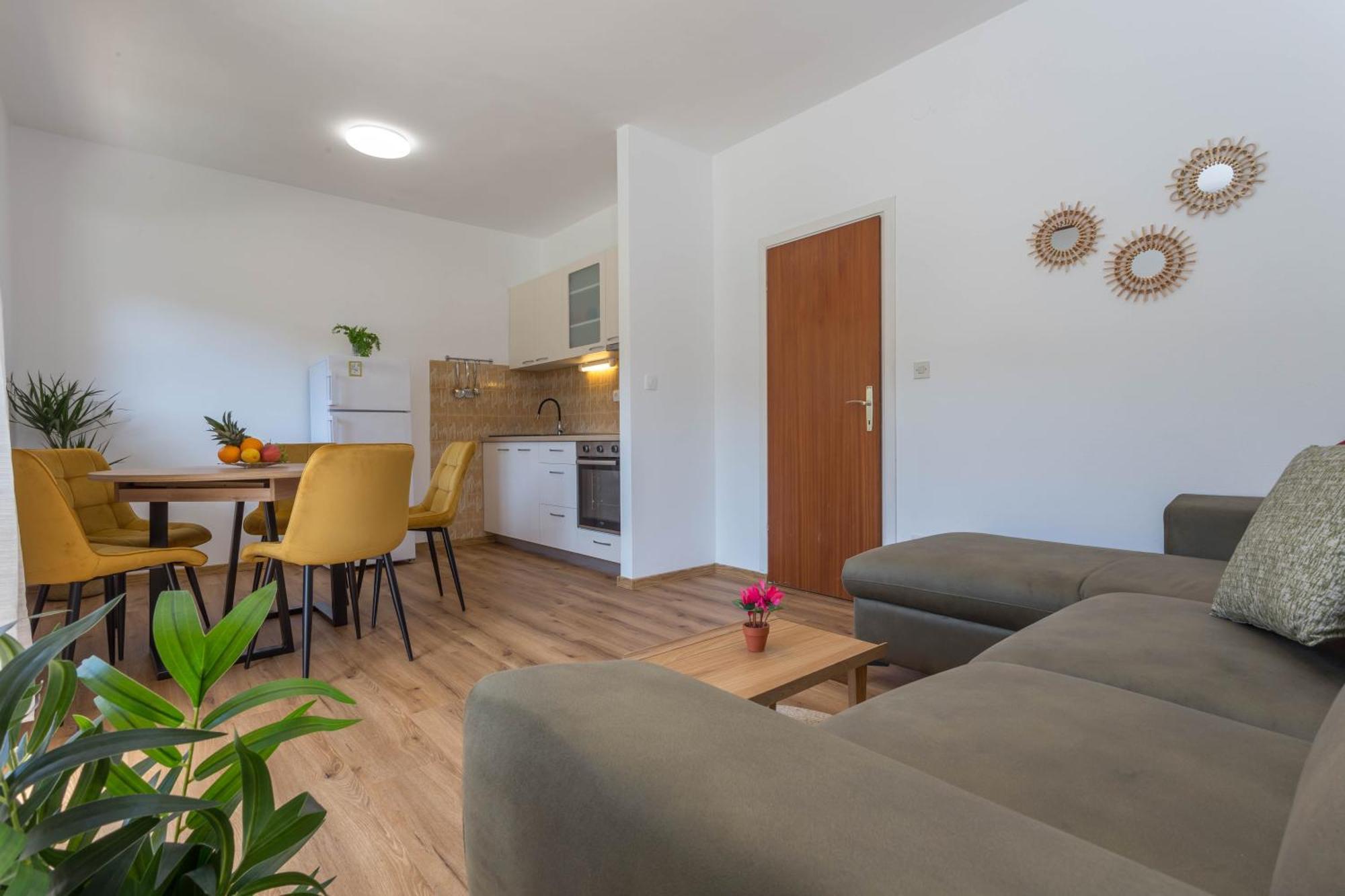 Apartments Marija Bibic Hvar Town Exterior photo